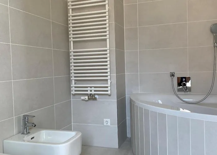 & Familienwohnung Mit Hotelanbindung *